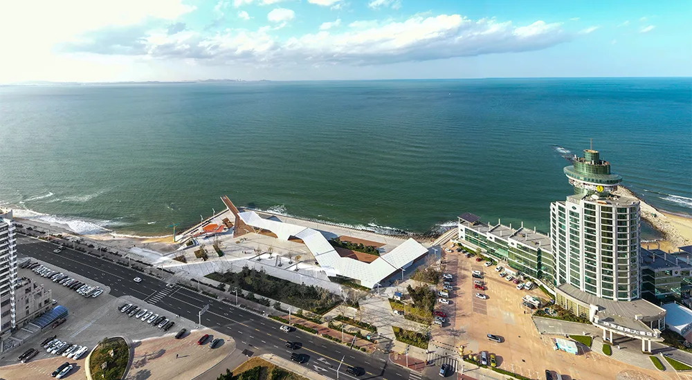 【烟台开发区发布】最新网红打卡点来了！烟台开发区后沙广场正式向市民开放 城市更新诞生休闲新地标