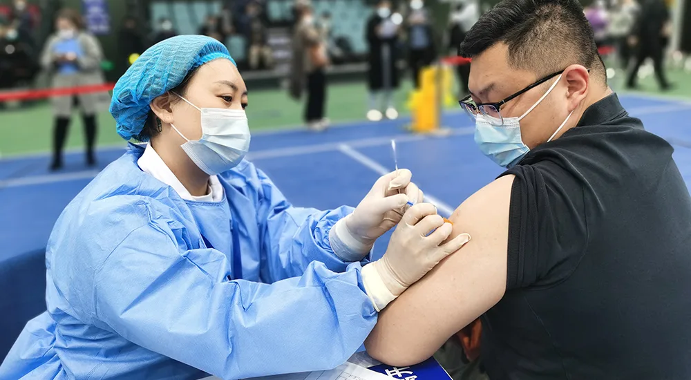 业达城发集团全员进行疫苗接种