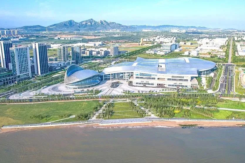 【黄渤海新区公众号】期待住了！两项击剑比赛下月在烟台八角湾国际会展中心开战